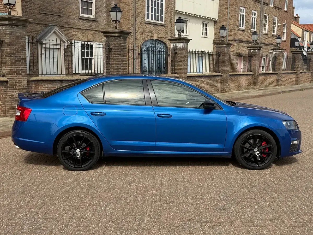 Used Skoda Octavia vRS 150 HP (110 kW) 2014 Blue Estate