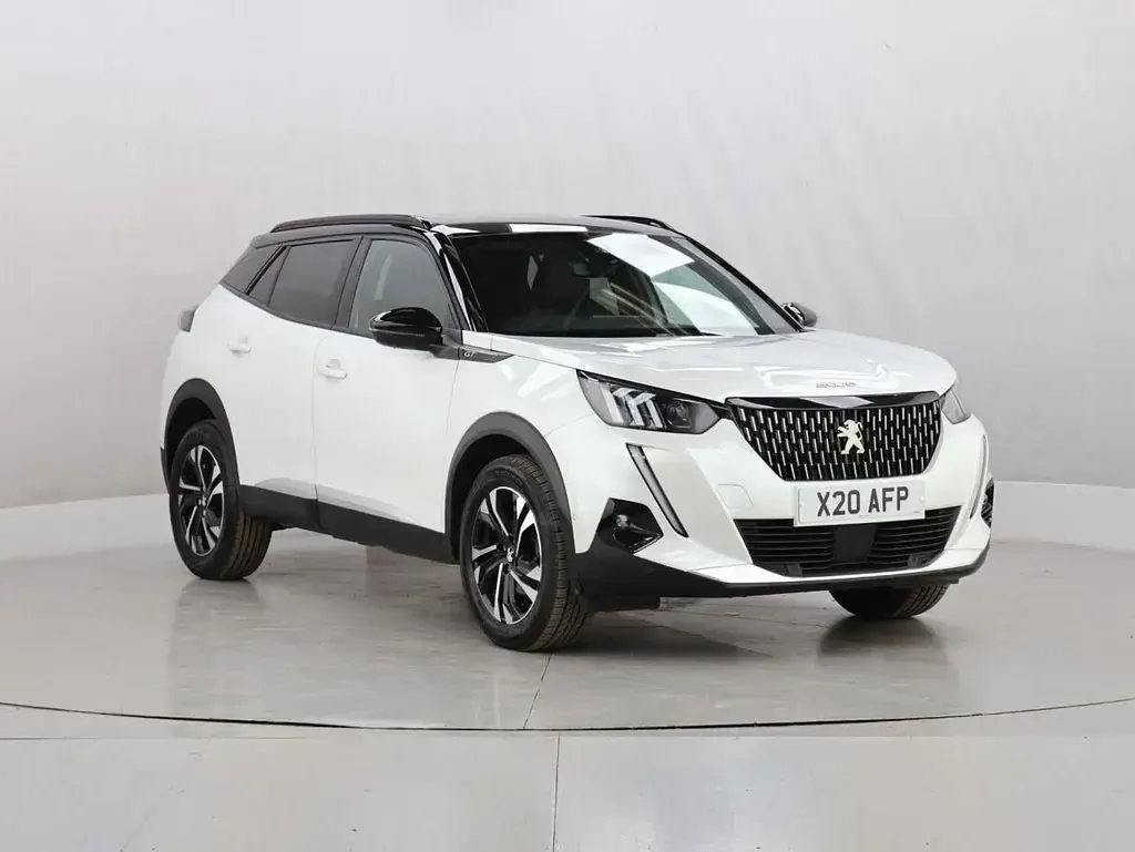 Usado Peugeot 2008 GTi 130 HP (95 kW) 2022 Branco SUV