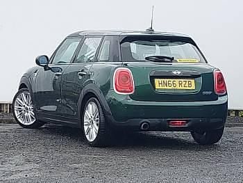 Begagnad Mini Cooper 136 HK (100 kW) 2016 Grön Halvkombi