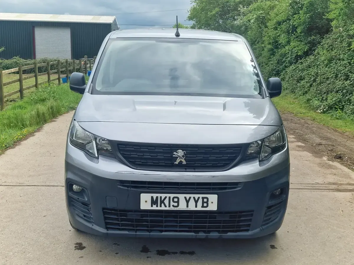 Second-hand Peugeot Partner 100 CP (73 kW) 2019 Gri Monovolum