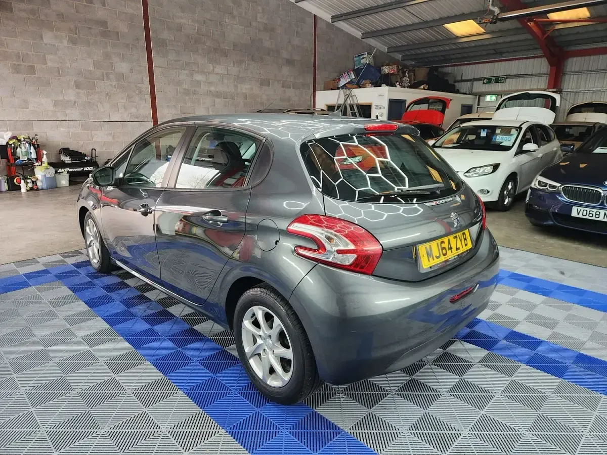 Used Peugeot 208 Active 82 HP (60 kW) 2014 Grey Hatchback