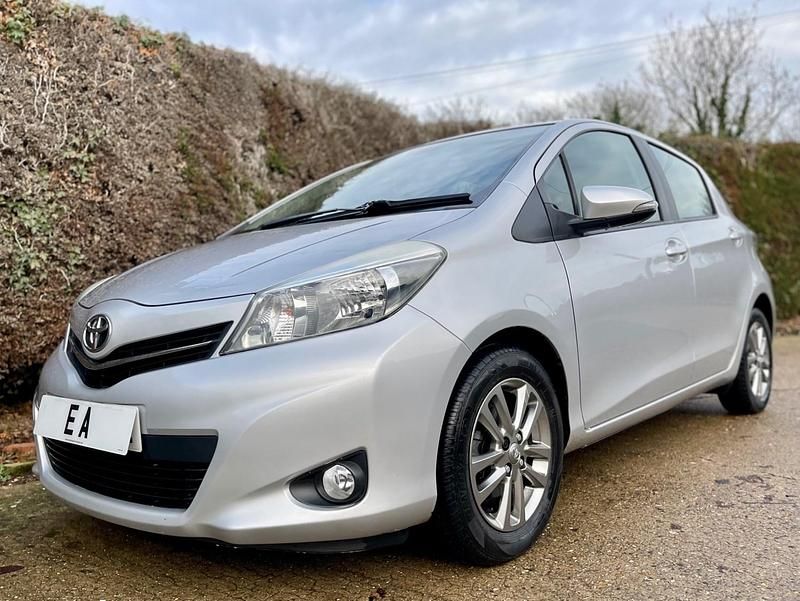 Used Toyota Yaris 2014 Silver Hatchback