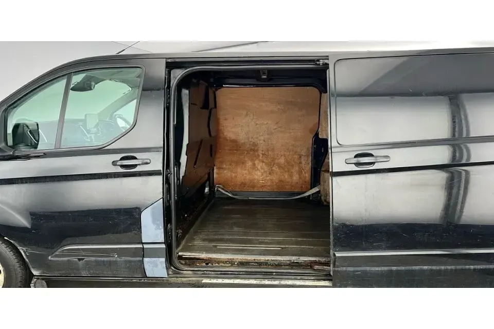 Used Ford Transit Custom Limited 130 HP (95 kW) 2020 Black Van