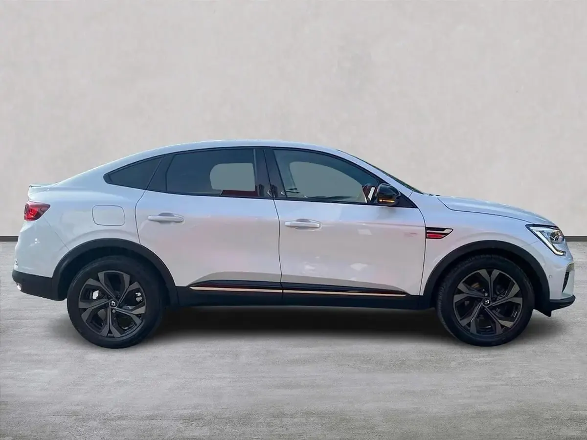 Used Renault Arkana Engineered 2023 White SUV