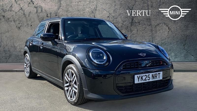 New Mini Cooper Classic 150 kW (204 HP) 2025 Hatchback