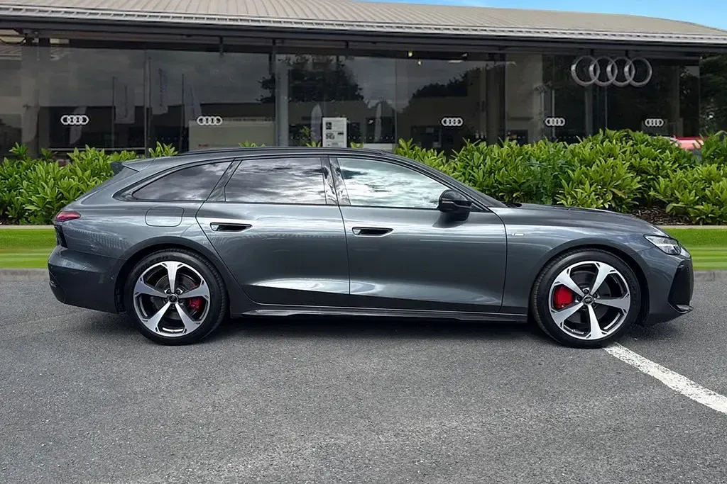 New Audi A6 Advanced 204 HP (150 kW) 2026 Grey Estate