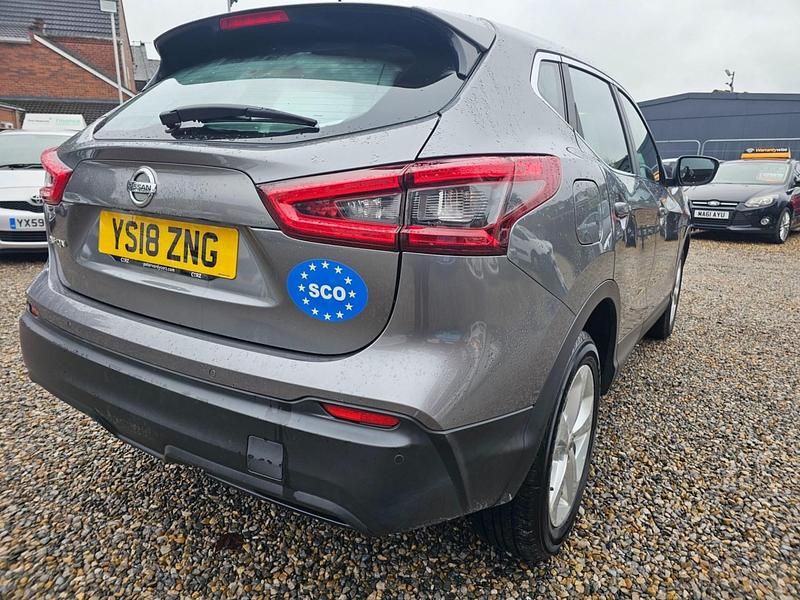 Used Nissan Qashqai Acenta 115 HP (84 kW) 2018 Grey SUV