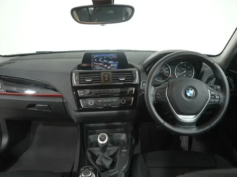 Used BMW 118 Sport Line 150 HP (110 kW) 2016 Blue Hatchback