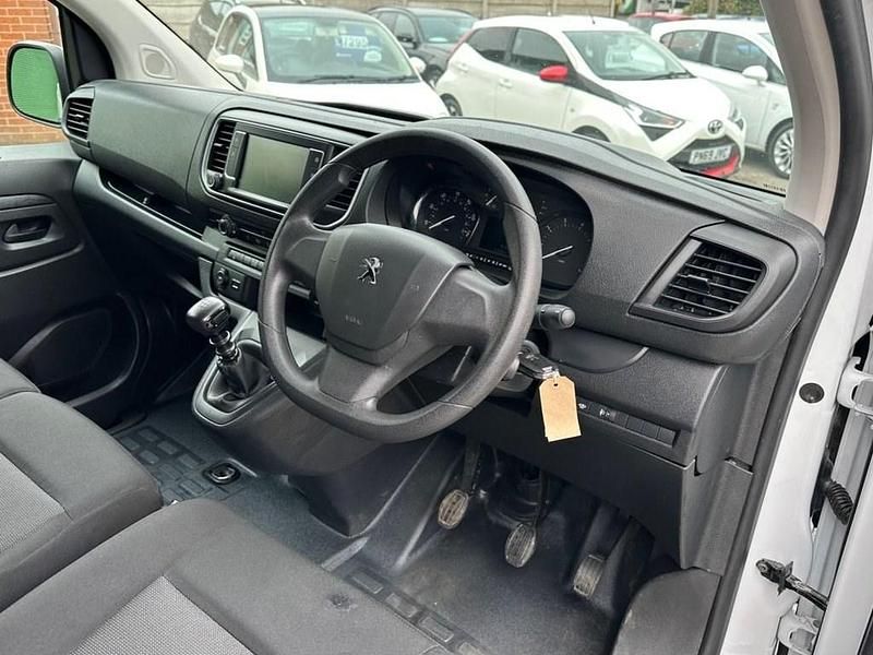 Second-hand Peugeot Expert Premium 2023 Alb Van