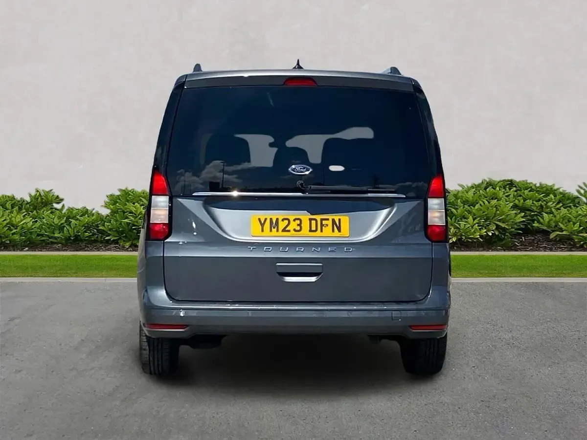 Used Ford Tourneo Connect Titanium 122 HP (89 kW) 2023 Grey MPV