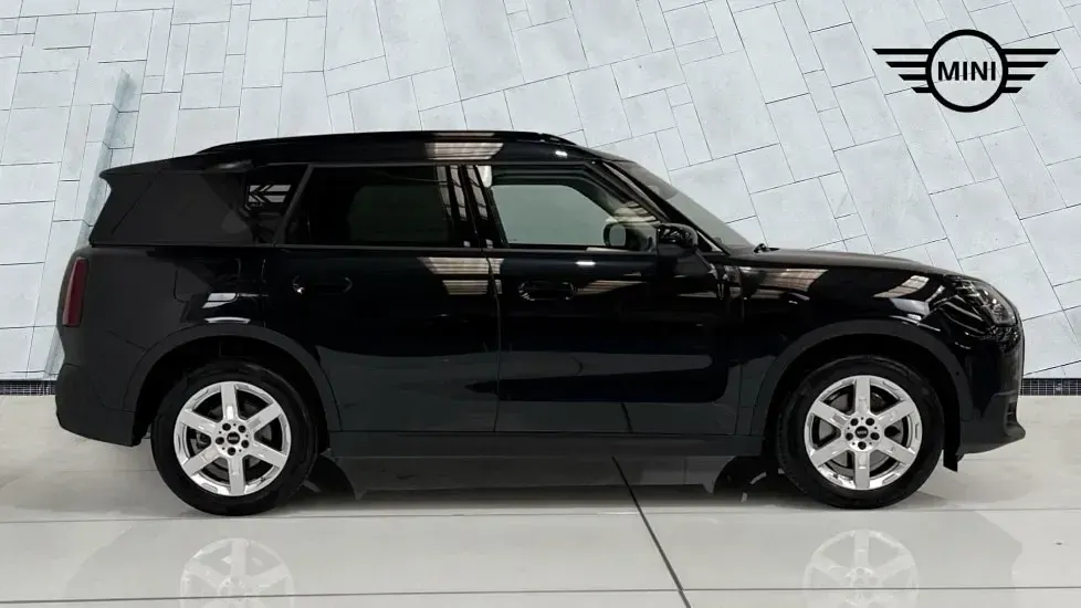 Used Mini Countryman 215 HP (158 kW) 2024 Black SUV