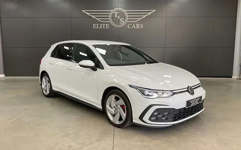 Second-hand VW Golf VIII GTE 245 CP (180 kW) 2024 Hatchback