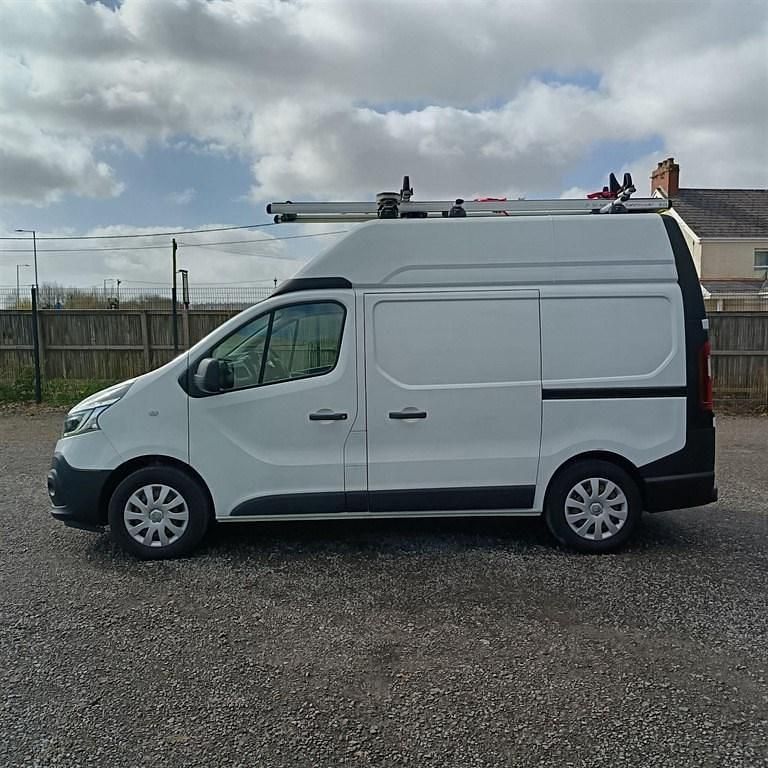 Used Renault Trafic Business 2021 White
