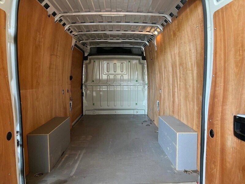 Image 4/4