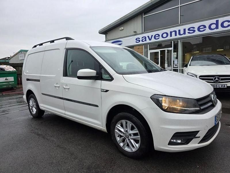 Used VW Caddy Maxi Highline 102 HP (75 kW) 2019 White MPV
