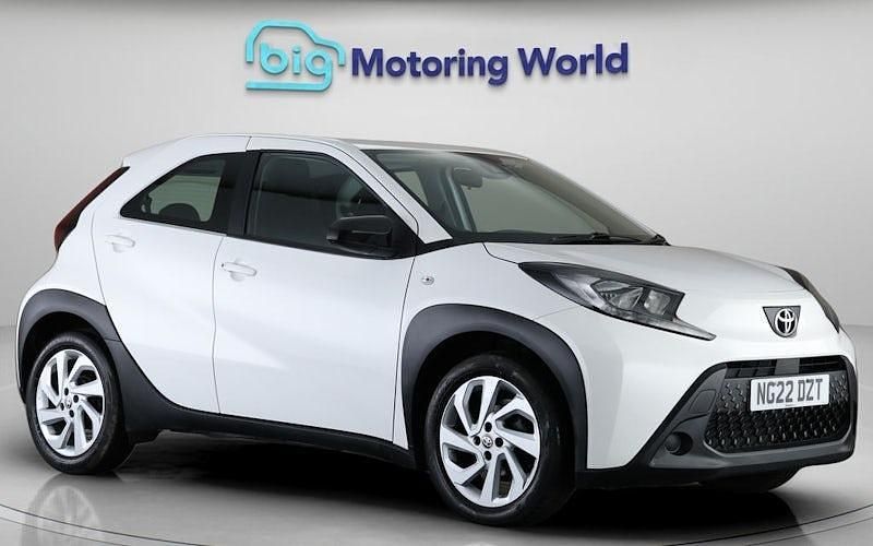 Used Toyota Aygo X PURE 72 HP (52 kW) 2025 SUV