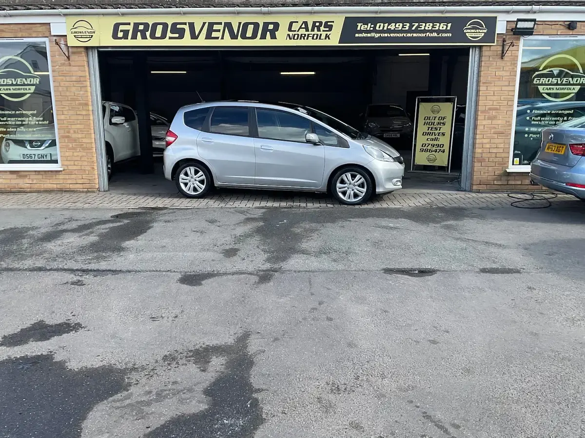 Used Honda Jazz ES 99 HP (72 kW) 2013 Silver Hatchback