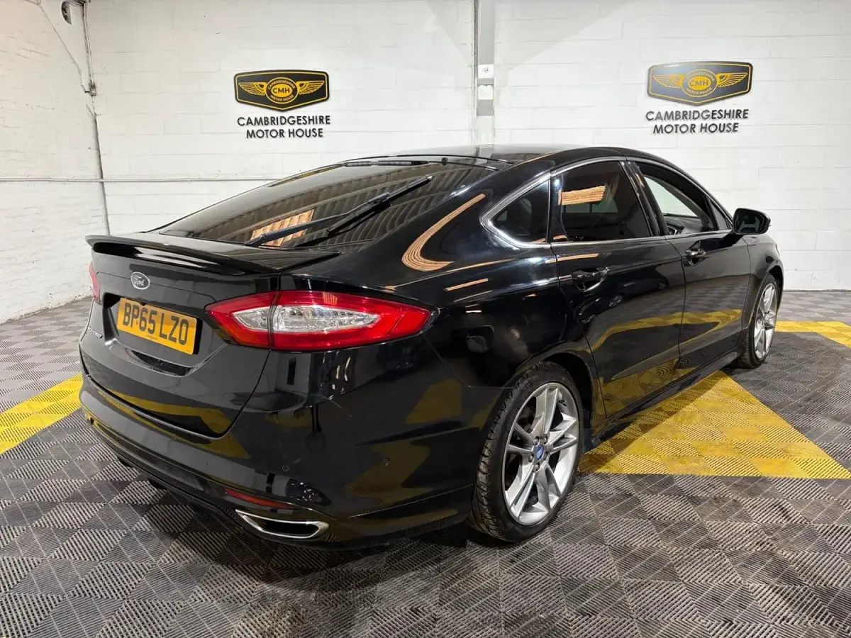 Used Ford Mondeo Titanium 180 HP (132 kW) 2016 Black Hatchback