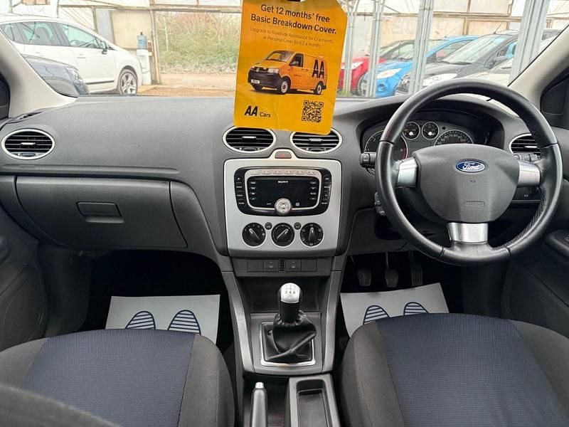 Used Ford Focus Zetec 110 HP (80 kW) 2007 Grey Hatchback
