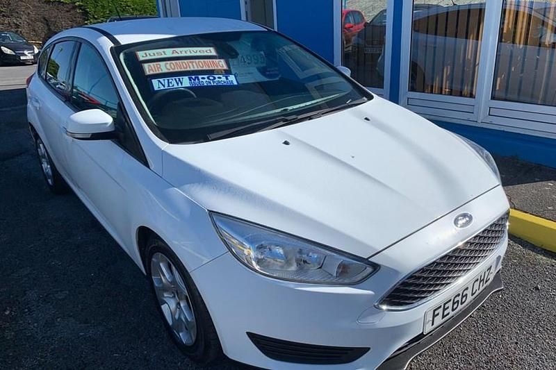 White Used 2016 Ford Focus Style Hatchback | £3,995 (Fair price) - Image 1/1