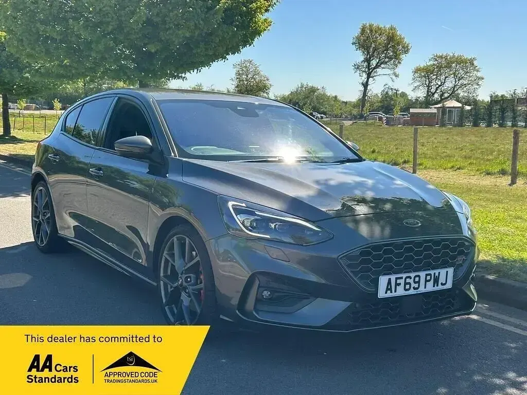 Begagnad Ford Focus ST 2019 Grå Halvkombi