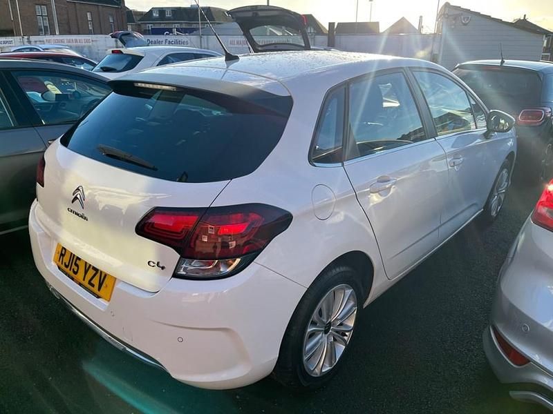 Używany Citroën C4 Flair 2015 Biały Hatchback