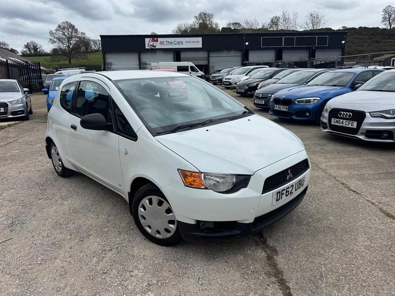 Used Mitsubishi Colt 2013 White Hatchback
