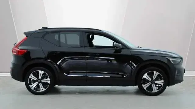 Używany Volvo XC40 Core 175 kW (238 KM) 2023 SUV