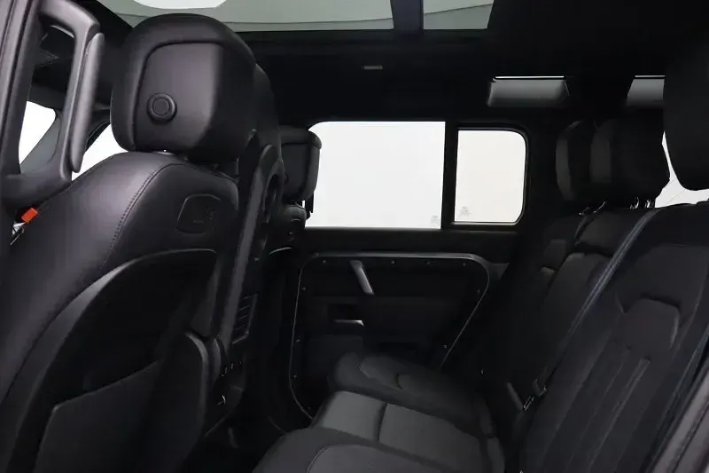 Used Land Rover Defender HSE Dynamic 296 HP (217 kW) 2022 Grey SUV