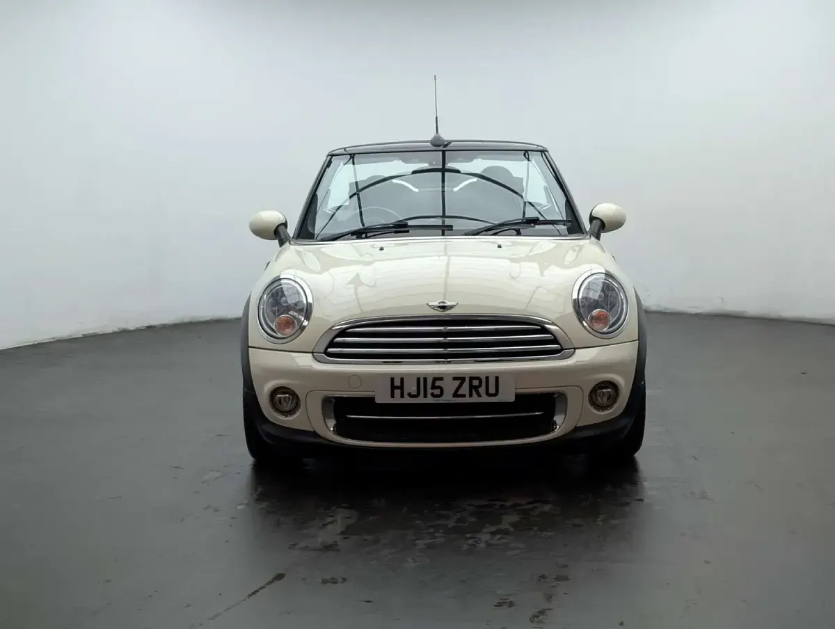 Używany Mini Cooper Cabriolet 122 KM (89 kW) 2015 Biały Kabriolet