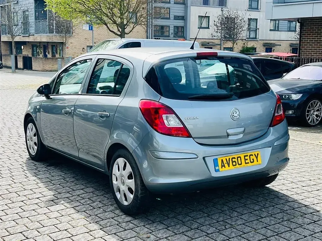 Gebraucht Vauxhall Corsa 100 PS (73 kW) 2010 Silber Kleinwagen