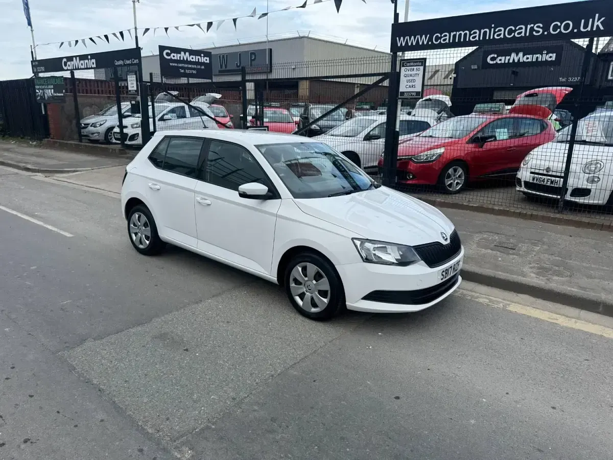 Used Skoda Fabia 60 HP (44 kW) 2017 White Hatchback