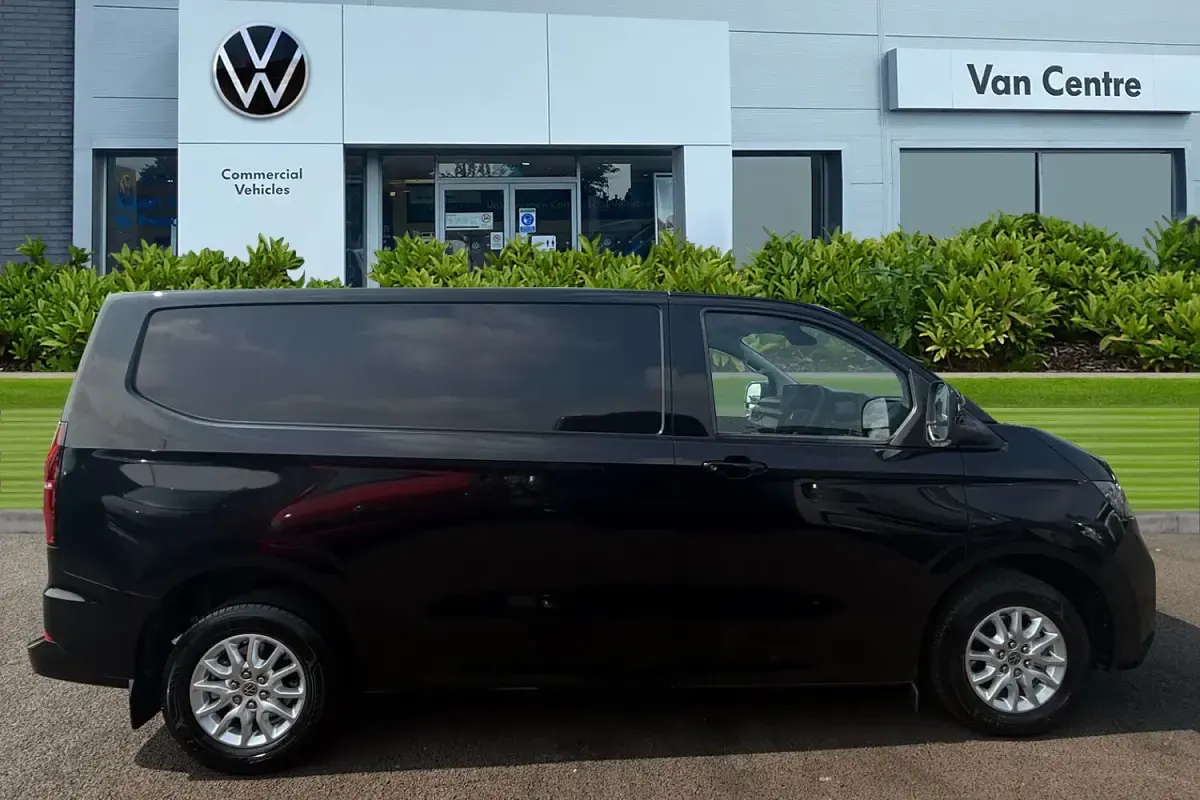 Used VW T7 Pro 150 HP (110 kW) 2025 Black Van