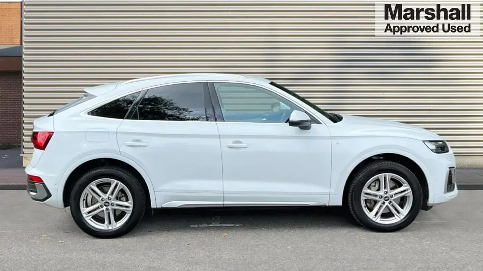 Used Audi Q5 S-Line 265 HP (194 kW) 2024 Glacier white SUV