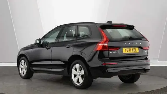 Usado Volvo XC60 Momentum 194 HP (142 kW) 2022 SUV