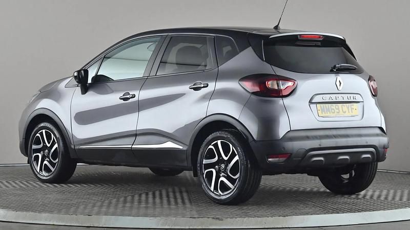 Used Renault Captur Iconic 90 HP (66 kW) 2019 Grey/black SUV