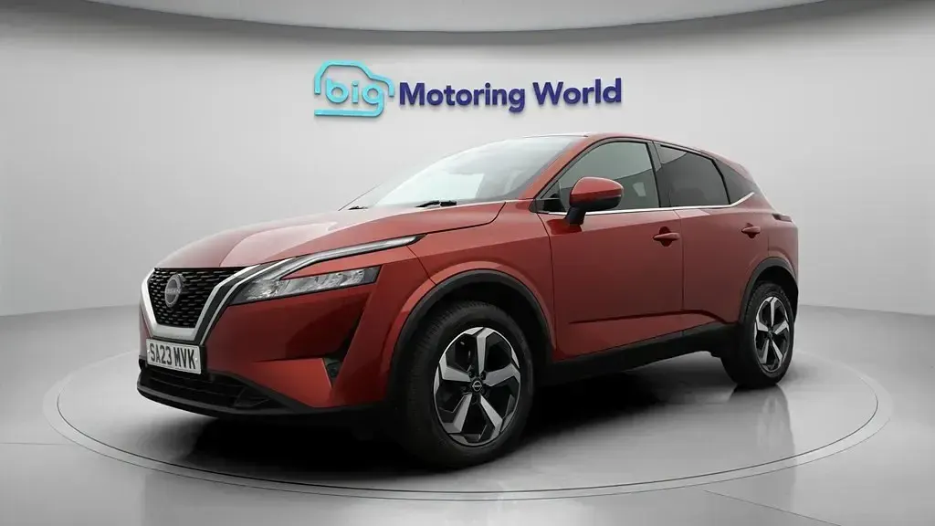 Used Nissan Qashqai N-Connecta 140 HP (102 kW) 2023 Red SUV