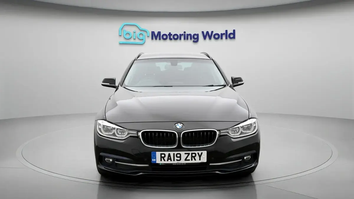 Używany BMW 320 Efficient Dynamics 163 KM (119 kW) 2019 Czarny Kombi