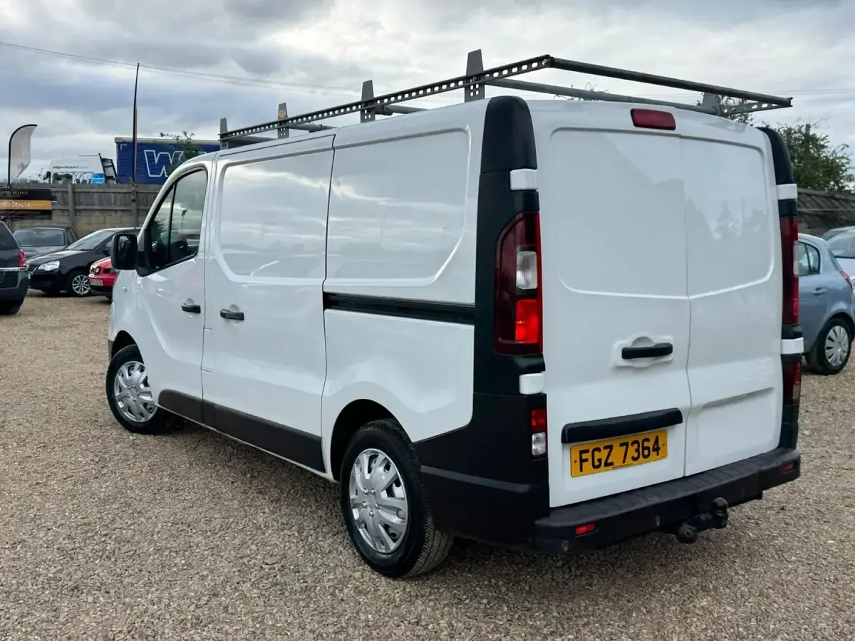 Used Renault Trafic Business 2017 White MPV