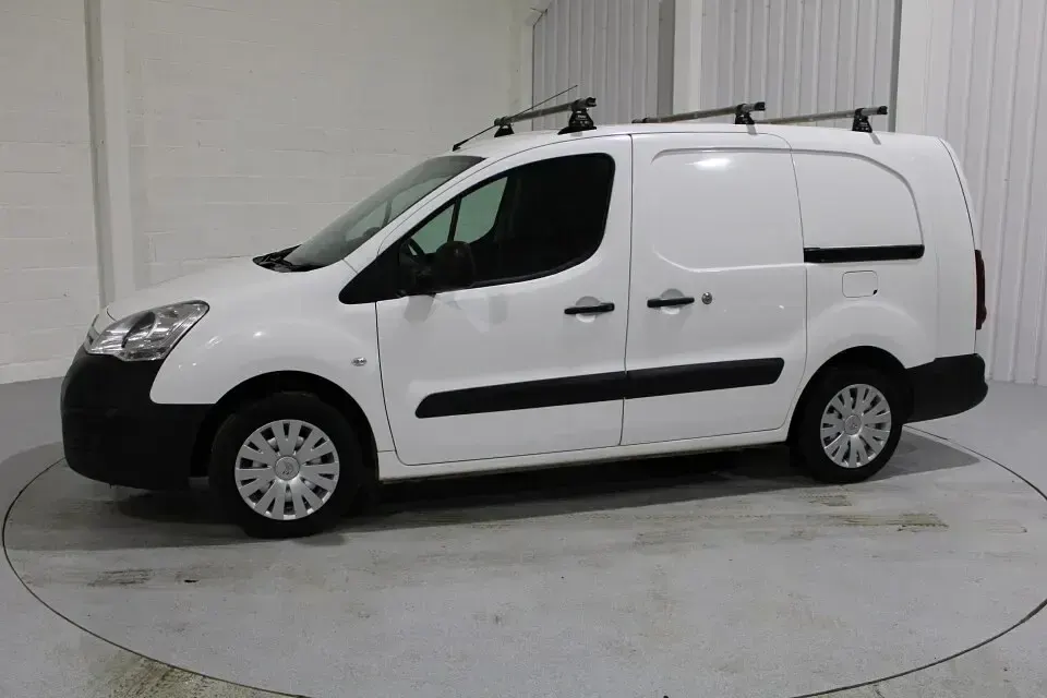 Second-hand Citroën Berlingo 100 CP (73 kW) 2018 Alb Monovolum