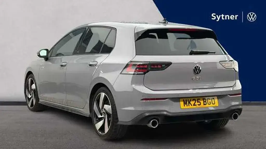 Second-hand VW Golf VIII 265 CP (194 kW) 2025