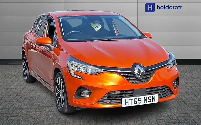 Used Renault Clio Iconic 101 HP (74 kW) 2019 Hatchback
