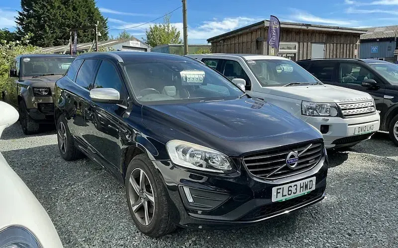Used Volvo XC60 R-Design 215 HP (158 kW) 2015 SUV