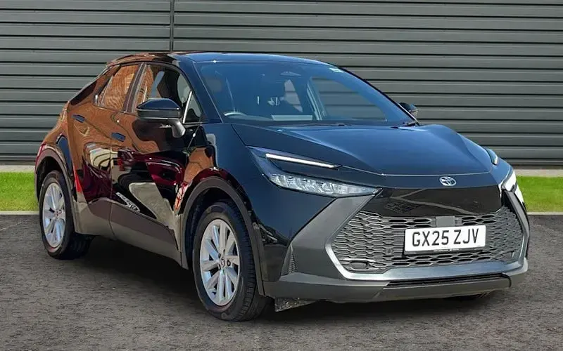 Used Toyota C-HR 140 HP (102 kW) 2025 SUV