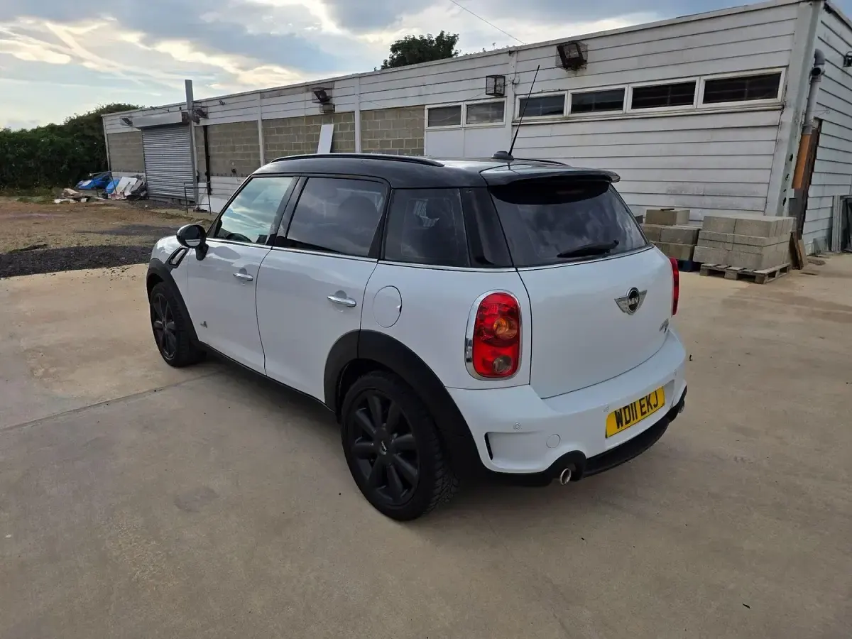 Used Mini Cooper S 2011 White Hatchback