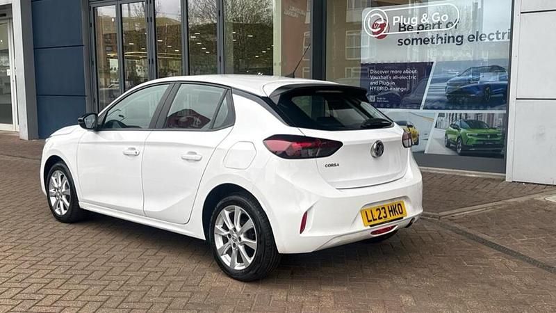 Used Vauxhall Corsa Design Edition 74 HP (54 kW) 2023 White Hatchback