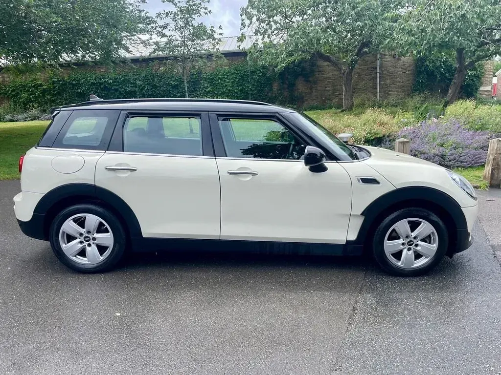Used Mini Cooper Clubman 136 HP (100 kW) 2018 White Estate