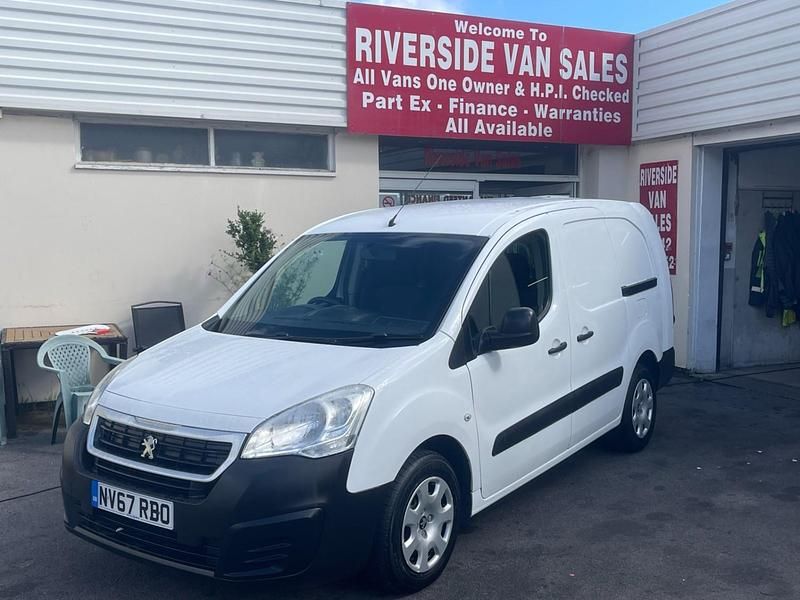 White Used 2018 Peugeot Partner S MPV | £6,995 (Fair price) - Image 1/4