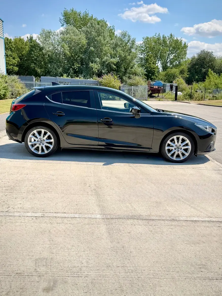 Used Mazda 3 Inclusive 150 HP (110 kW) 2015 Black Hatchback