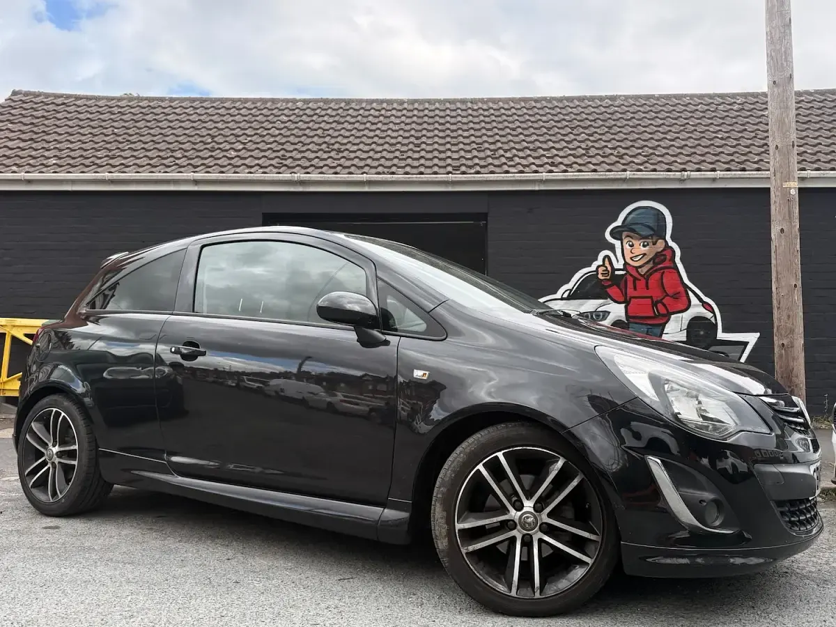 Used Vauxhall Corsa Edition 118 HP (86 kW) 2014 Black Hatchback